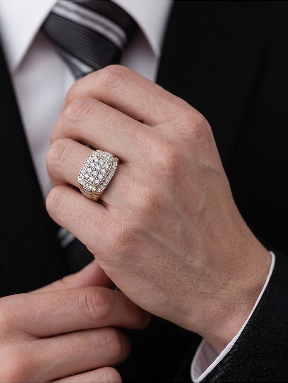 10K Yellow Gold Men’s Diamond Cluster Ring Size 9.5–10 8.8g